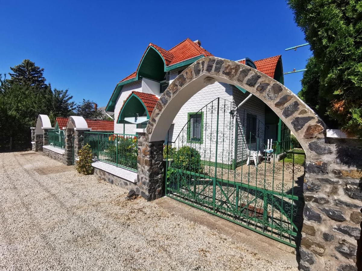 Dolce Villa Balaton 沃尼奥尔茨沃什海吉 外观 照片