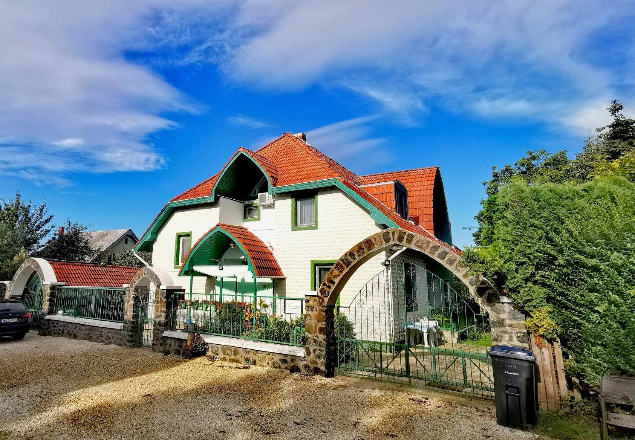 Dolce Villa Balaton 沃尼奥尔茨沃什海吉 外观 照片